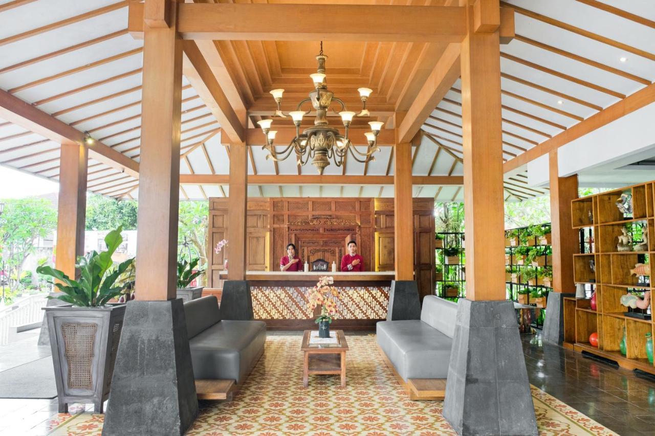 Burza Hotel Yogyakarta Bagian luar foto